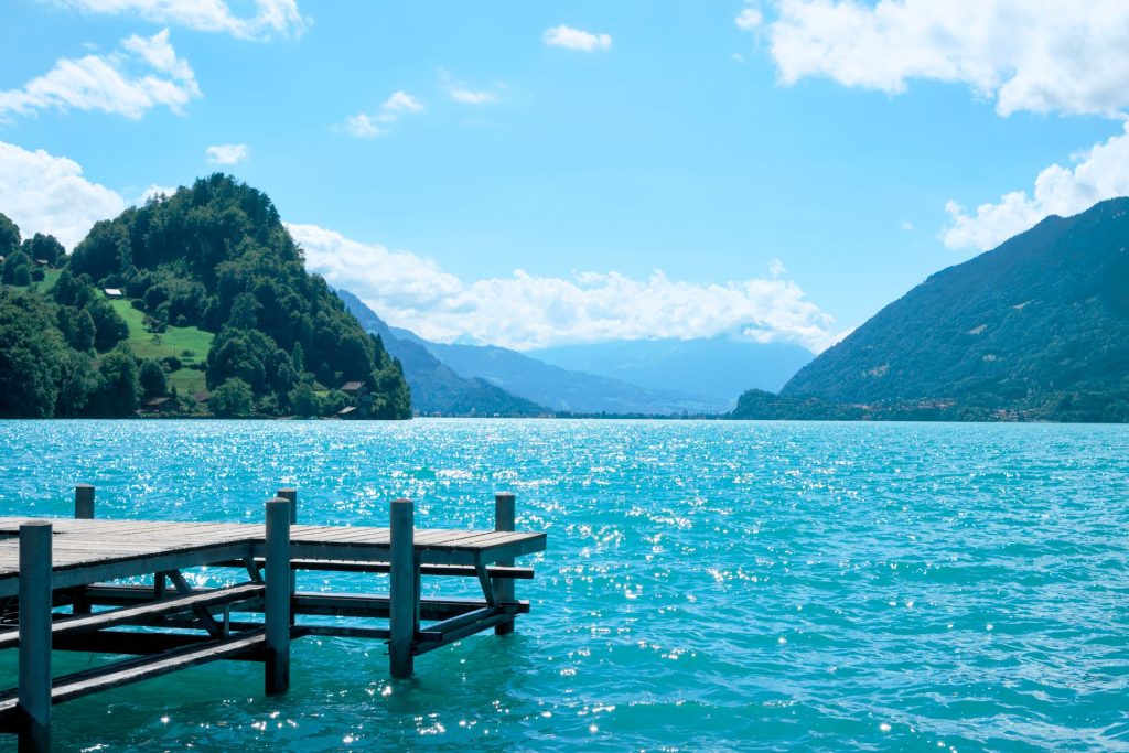 Safest countries for solo female travelers: Lake Brienz, Switzerland.